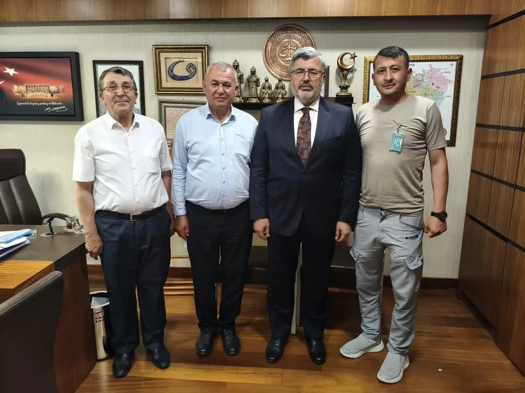 Ak Parti Milletvekili Ali Özkaya, İhsaniye İlçe Başkanı Mehmet Yılmaz ve Hemşehrimizi Gazi Meclis'te Misafir Etti