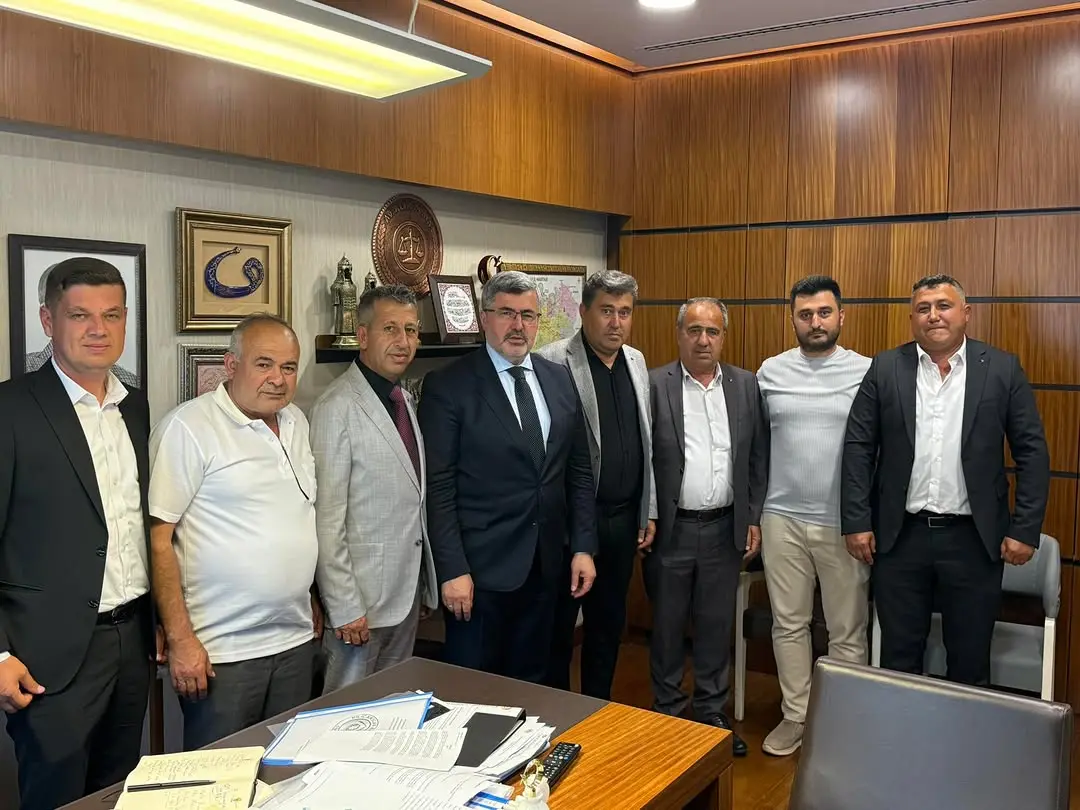 Sinanpaşa Kılıçarslan Belediye Başkanı Zülkarni Davas ve Meclis Üyeleri Gazi Meclis'te Misafir Edildi