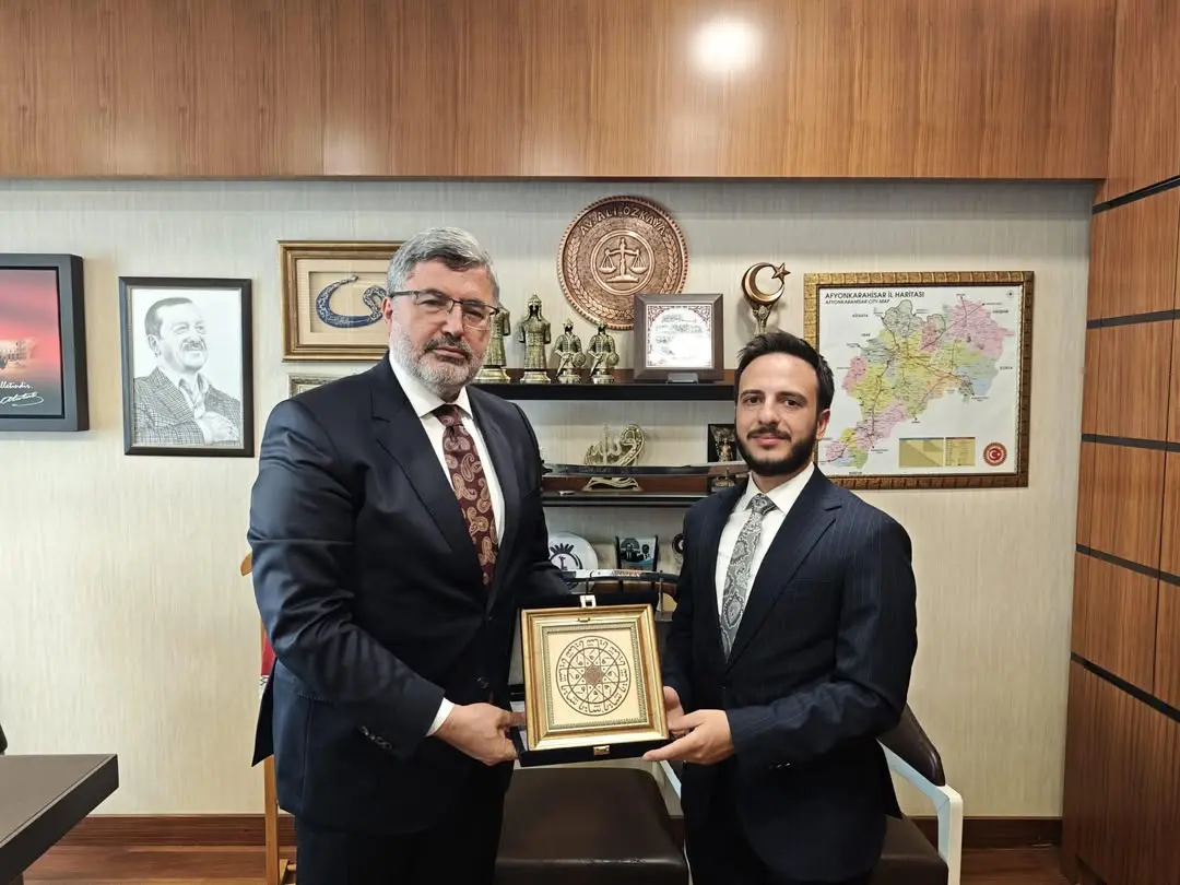 AK Parti Afyonkarahisar Milletvekili Ali Özkaya, Uluslararası Hafızlar Birim Başkanı Dr. Adil Alsaeedi'yi Mecliste Ağırladı