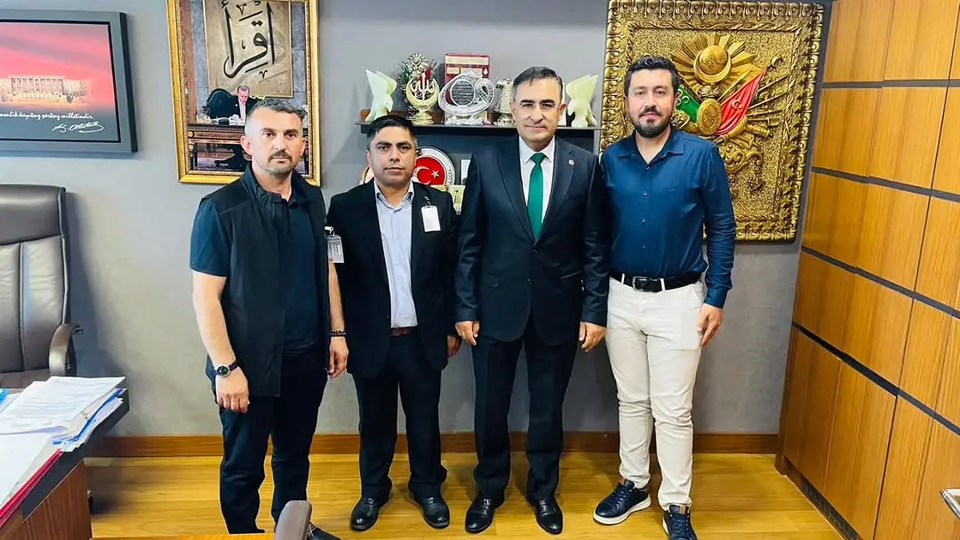 Ak Parti Milletvekili Hasan Arslan, Anestezi Teknikeri Hasan Yıldırım ve İş İnsanı Ahmet Yıldırım'ı Ziyaret Etti
