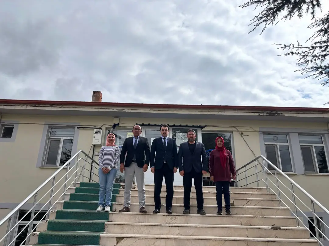 Sinanpaşa Kaymakamı Bünyamin Miroğlu, SGK Müdürlüğünü Ziyaret Etti