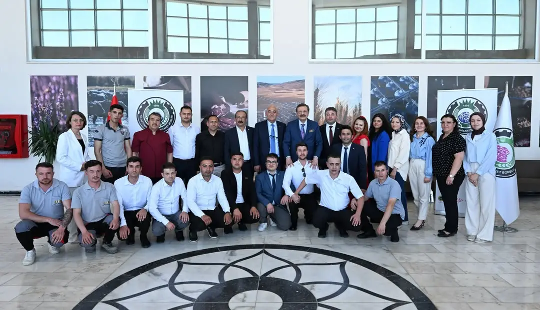 TOBB Başkanı Mustafa Rifat Hisarcıklıoğlu: Afyonkarahisar Ticaret Borsası Genel Sekreteri İsmail Öztürk ve Çalışma Arkadaşları Tebrik Edildi