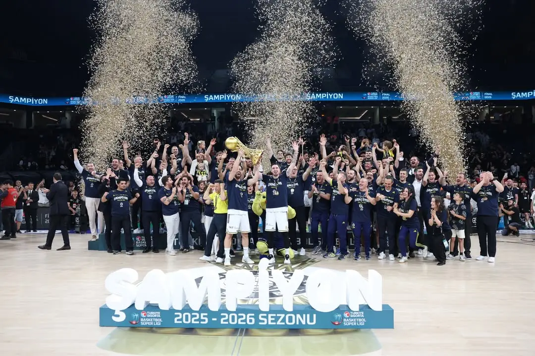 Fenerbahçe Basketbol Takımı Üst Üste Üçüncü Kez Şampiyon Oldu