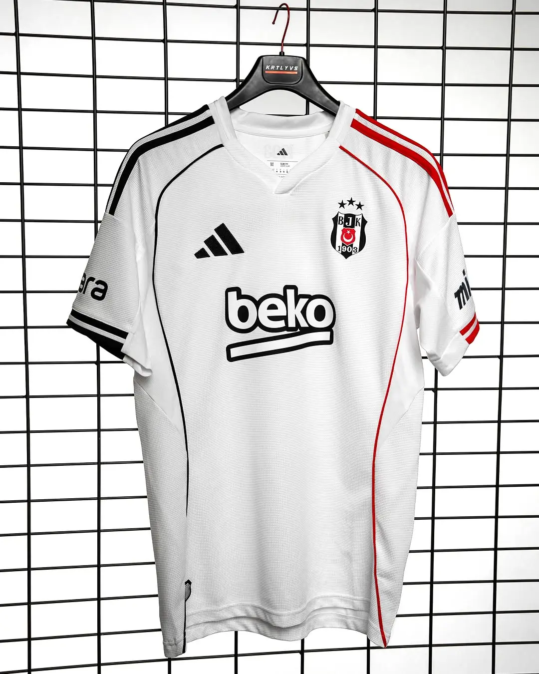 Beşiktaş Spor Kulübü Beyaz Forma ve Şortla Maça Çıkıyor