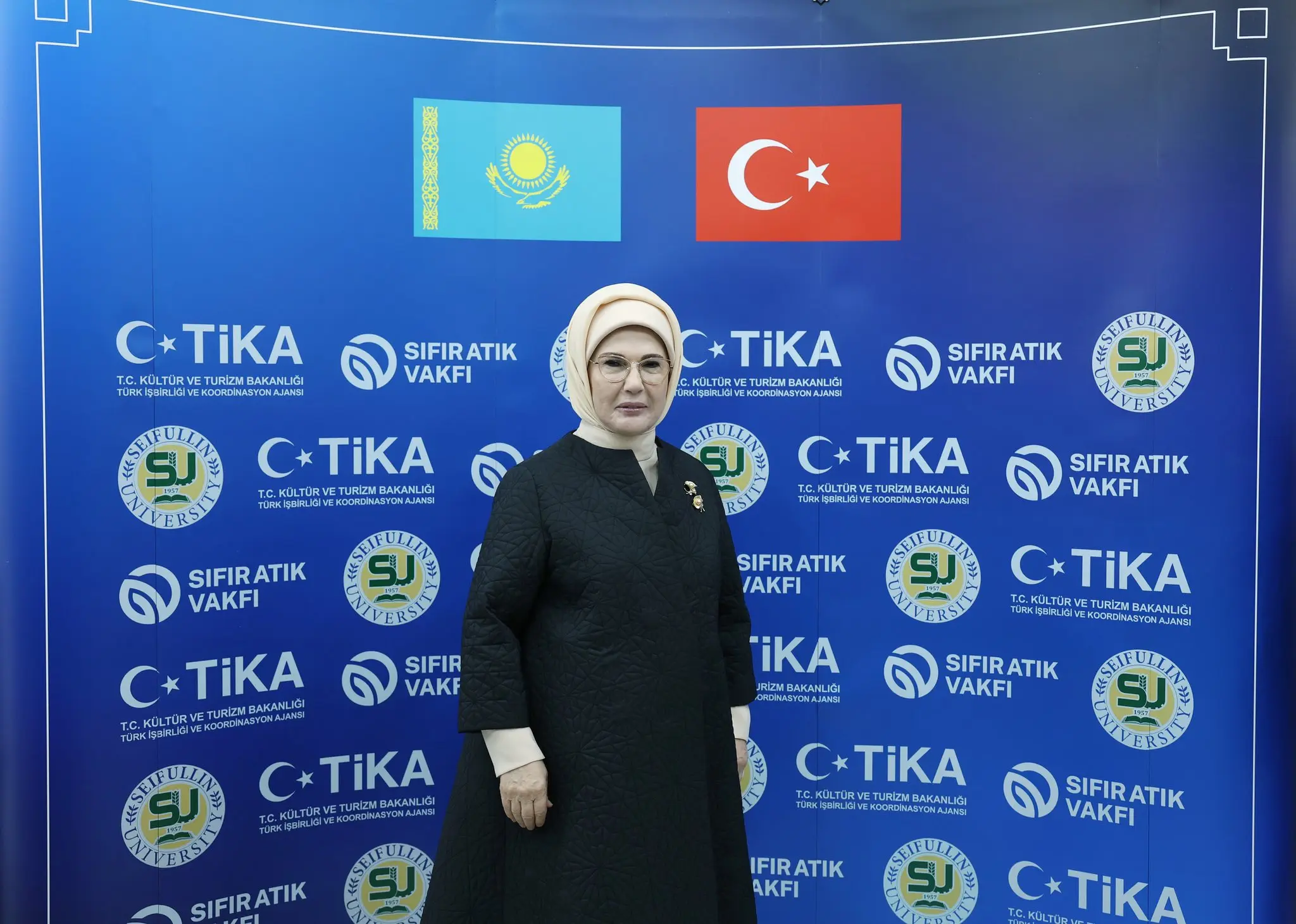 Emine Erdoğan, Kazakistan'da Sıfır Atık Laboratuvarı Açtı