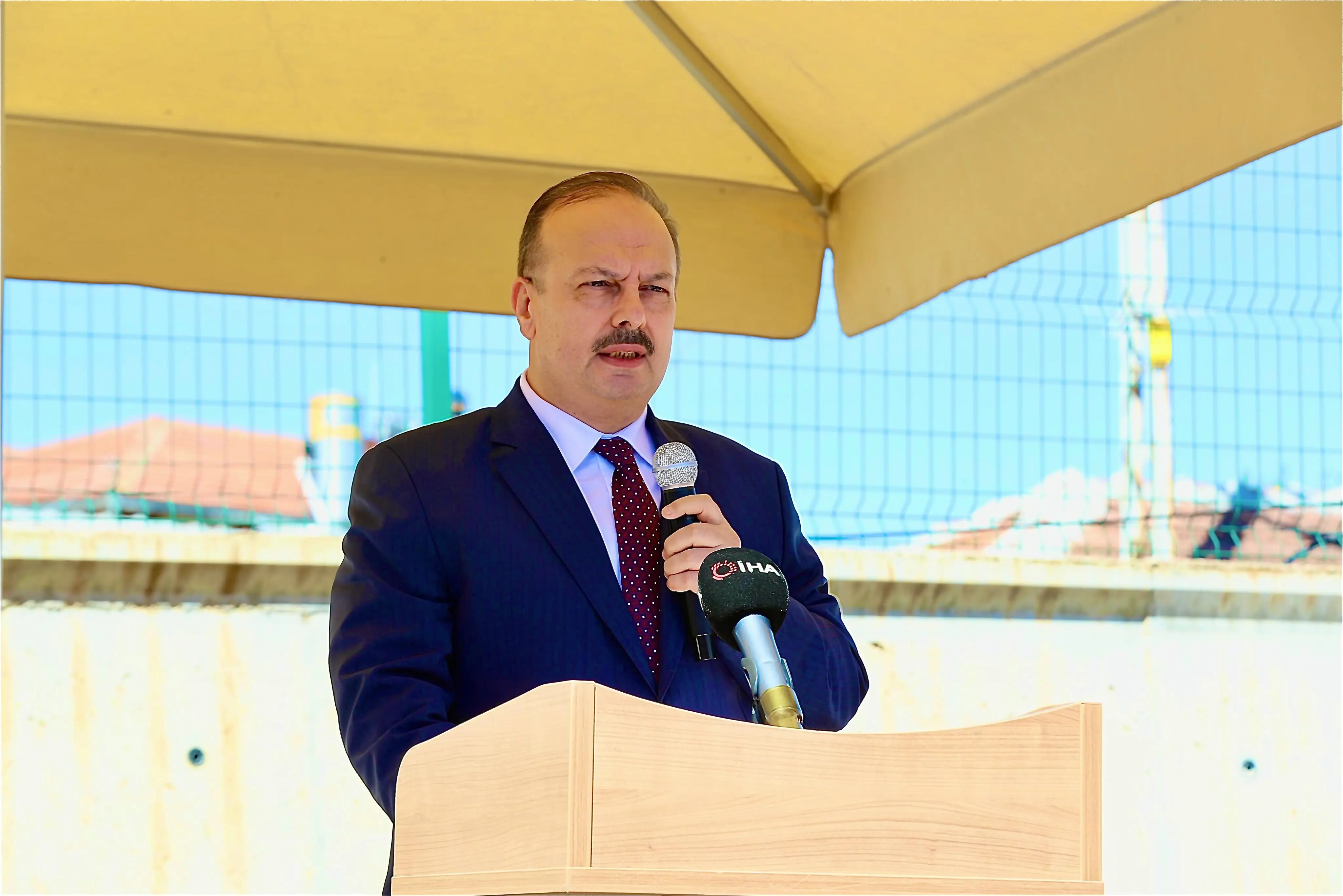 Vali Canbolat, Haymana'da tapu dağıtım programına katıldı